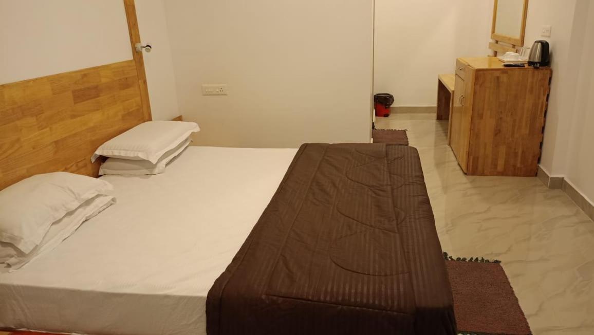 Coconhuts Beach Resort Lakshmanpur Kültér fotó