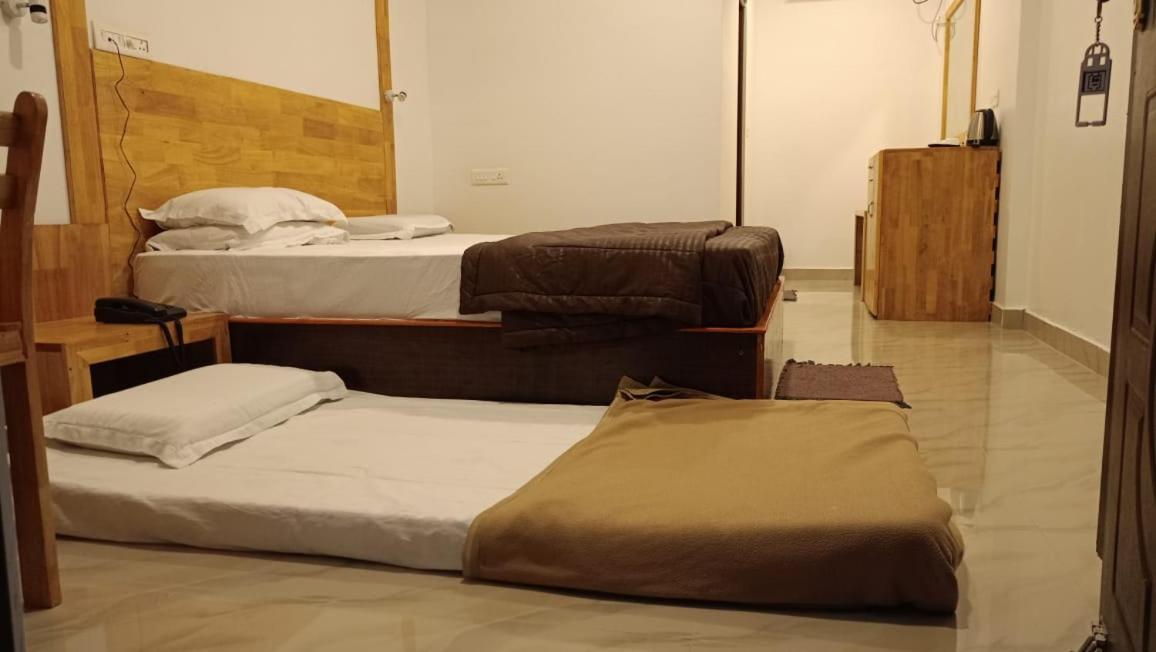 Coconhuts Beach Resort Lakshmanpur Kültér fotó