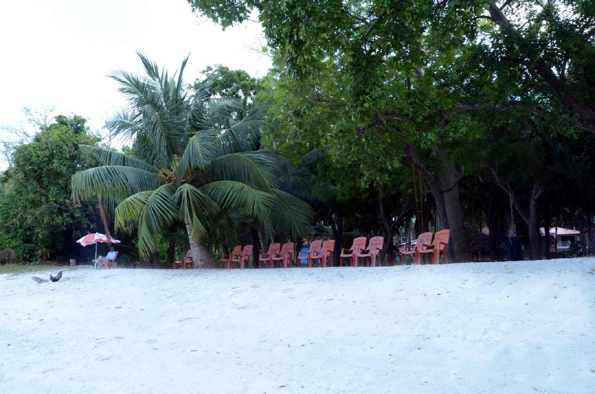 Coconhuts Beach Resort Lakshmanpur Kültér fotó